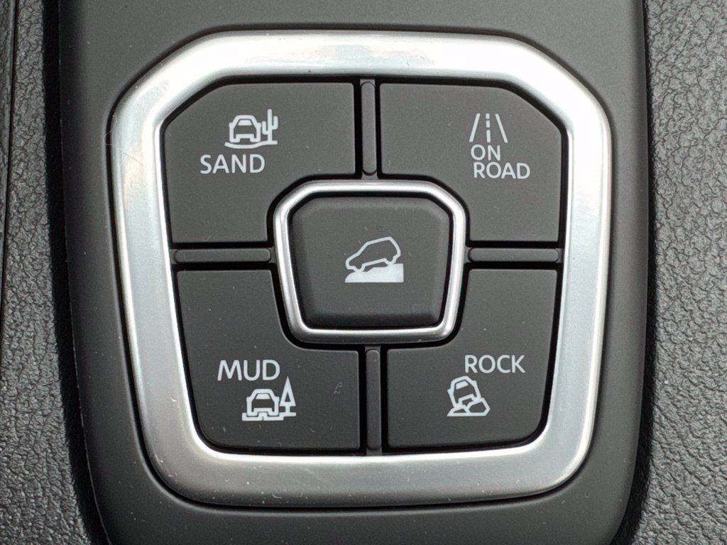 New 2026 Nissan Frontier PRO-4X w/ Tow Package AWD/4WD image 18