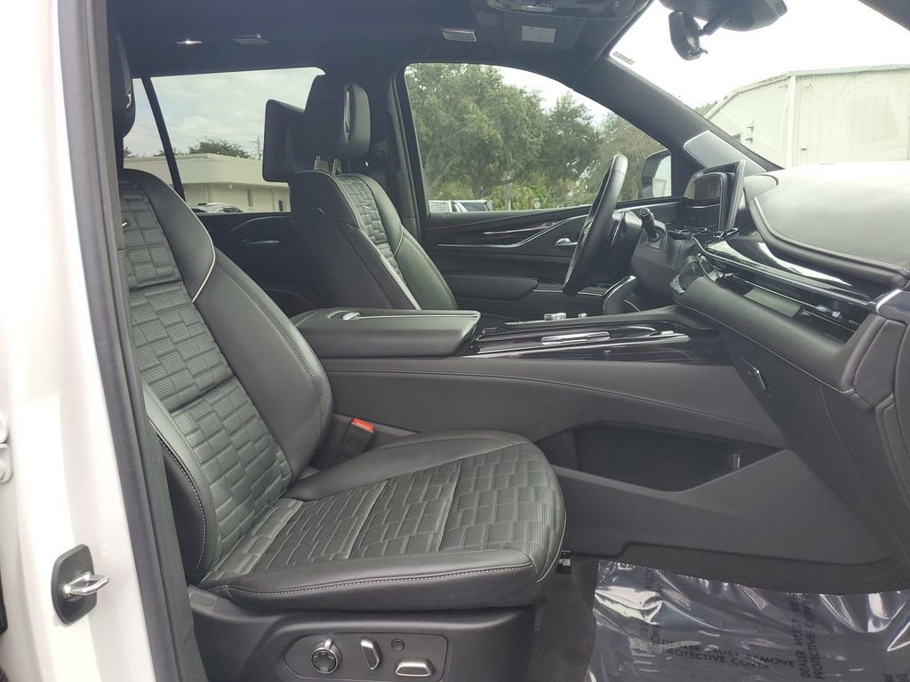 Certified 2024 Cadillac Escalade V w/ LPO, ONYX Package image 21