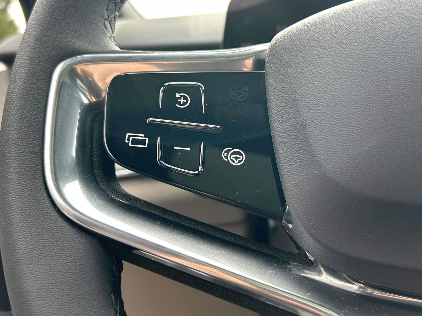 New 2026 Volvo EX90 Ultra image 24