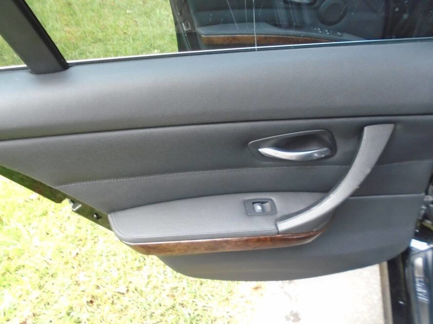 Used 2009 BMW 335i Sedan w/ Premium Pkg image 19