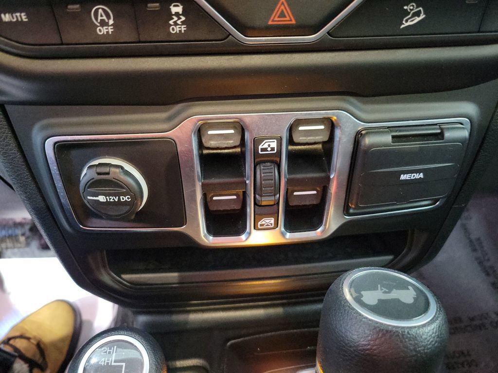 Used 2021 Jeep Wrangler Unlimited Sport image 39