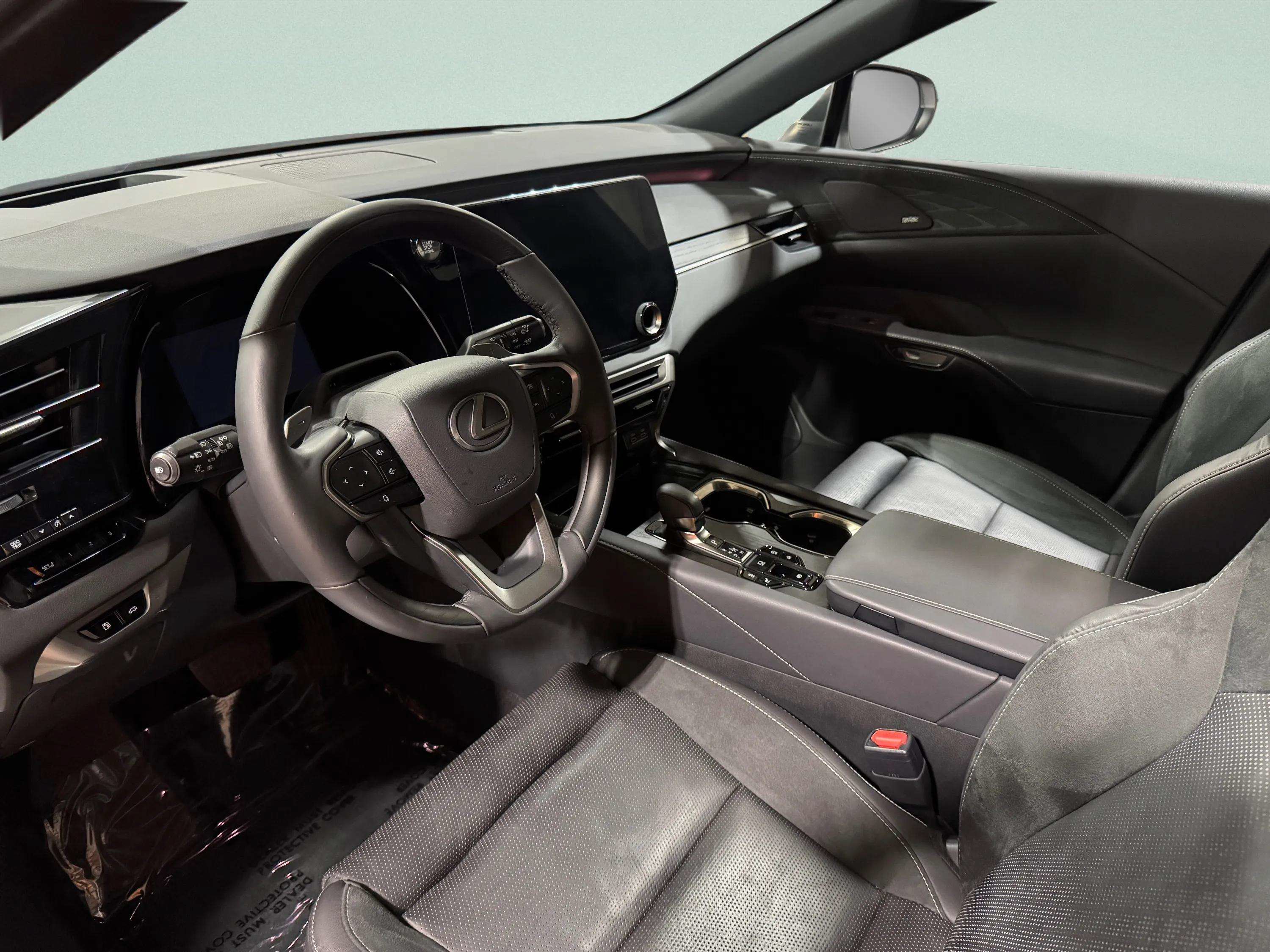 Certified 2023 Lexus RX 350 AWD w/ Accessory Package image 11