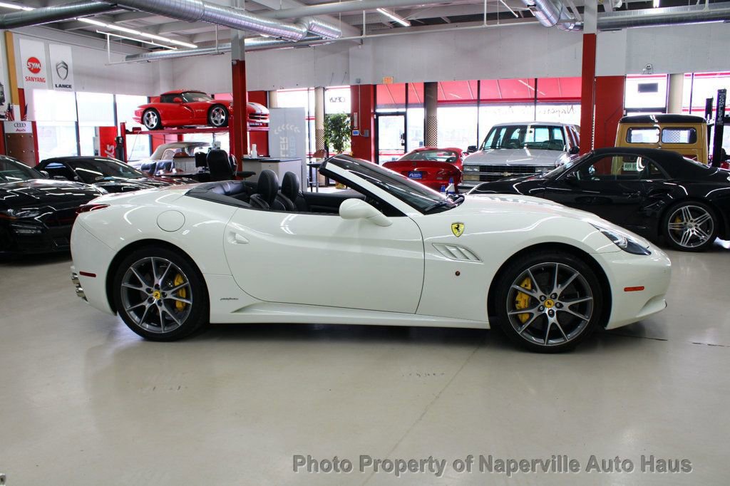 Used 2013 Ferrari California image 9