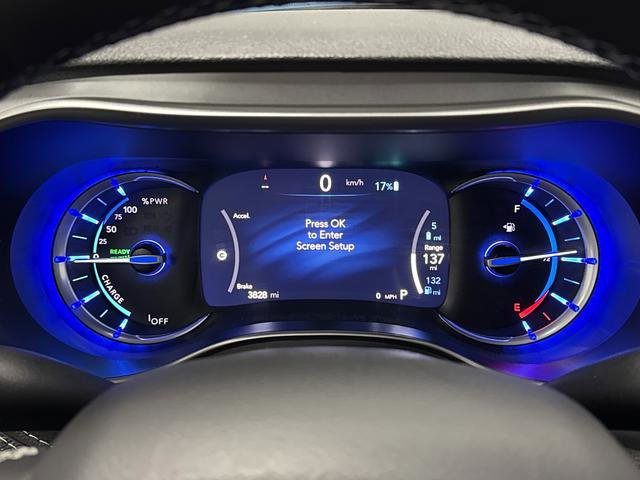 Used 2024 Chrysler Pacifica Select image 17