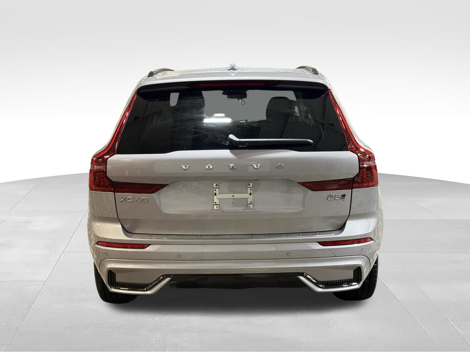 New 2026 Volvo XC60 B5 Plus w/ Protection Package Premier AWD/4WD image 4