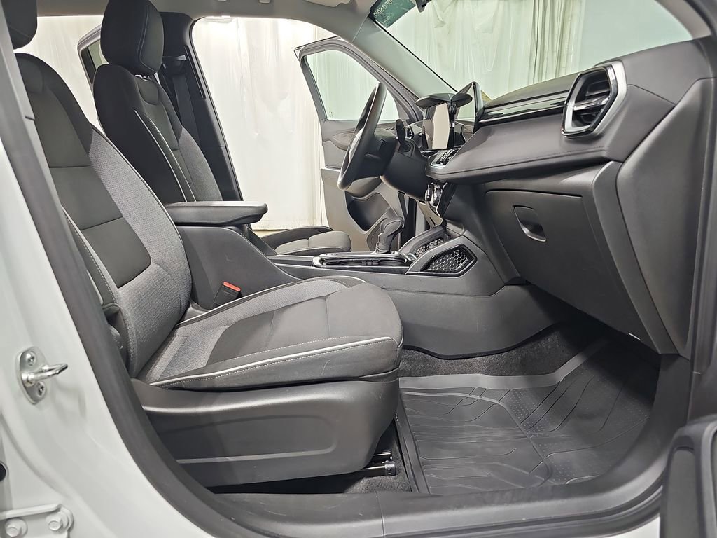 Certified 2024 Chevrolet TrailBlazer LT w/ Driver Confidence Package image 13
