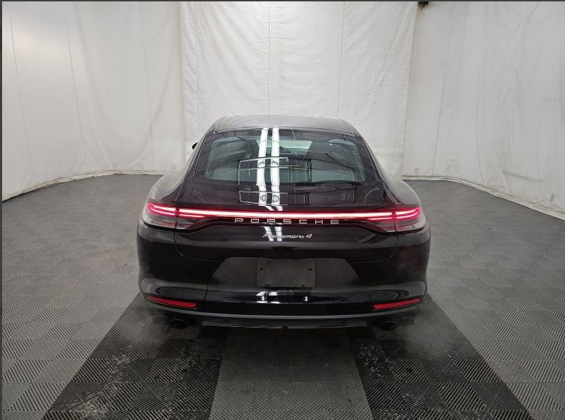 Used 2023 Porsche Panamera 4 Platinum Edition image 4