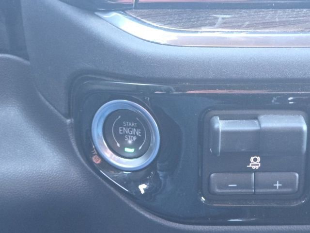 Used 2023 Chevrolet Silverado 1500 RST image 40