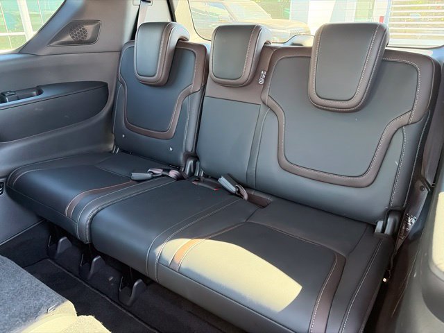 Used 2025 Nissan Armada SL AWD/4WD image 18