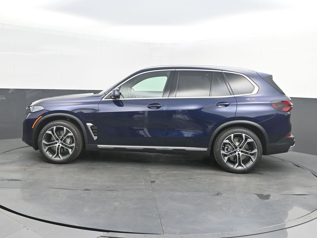 New 2026 BMW X5 xDrive50e AWD/4WD image 2