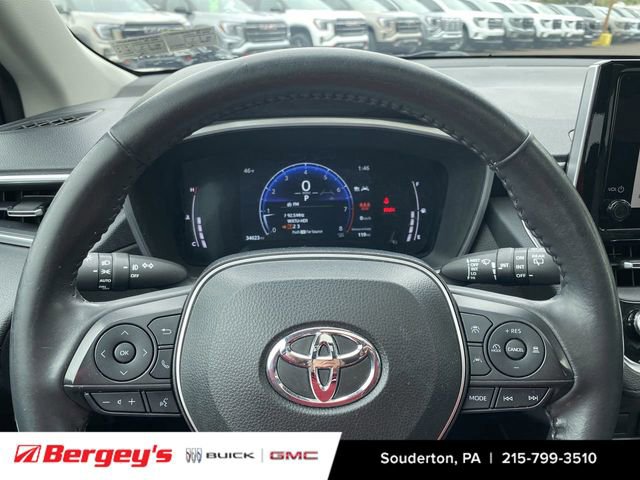 Used 2023 Toyota Corolla Cross XLE w/ Convenience Package image 13