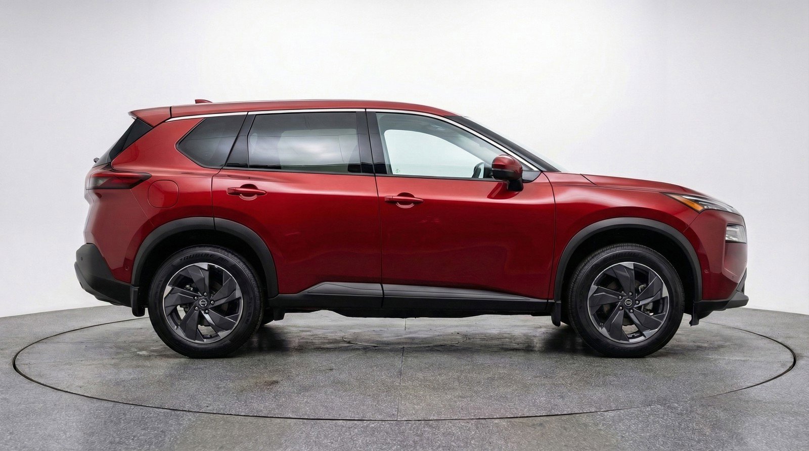 Used 2025 Nissan Rogue SV image 11