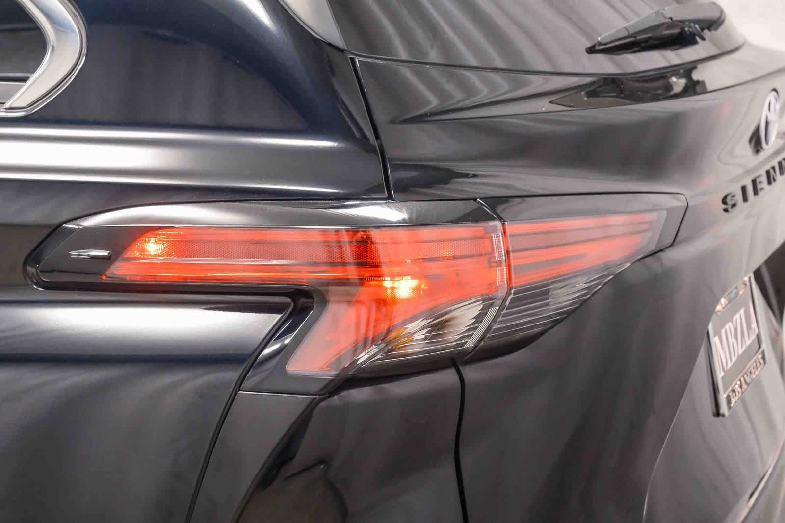 Used 2022 Toyota Sienna LE FWD image 7
