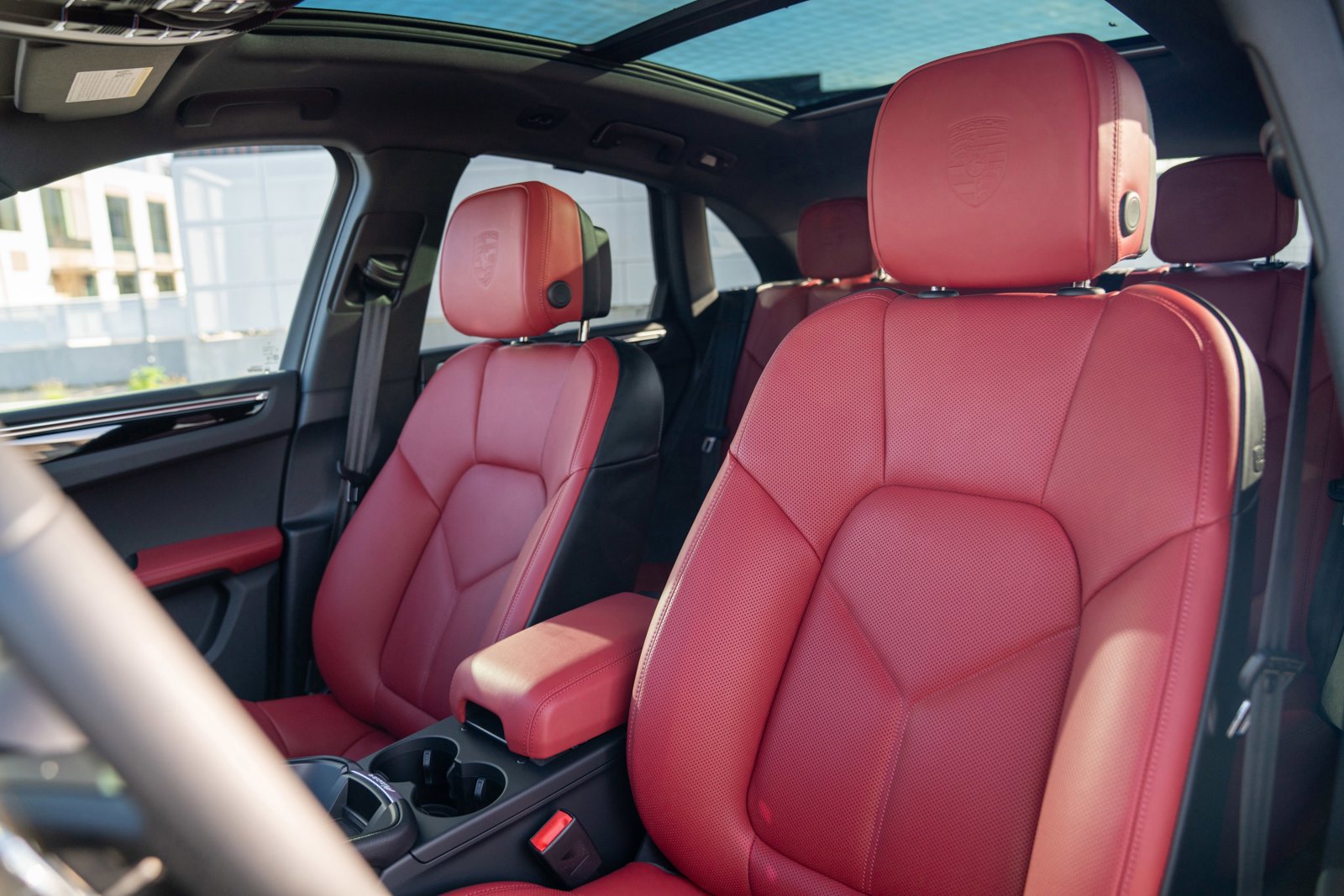 New 2026 Porsche Macan Turbo AWD/4WD image 5