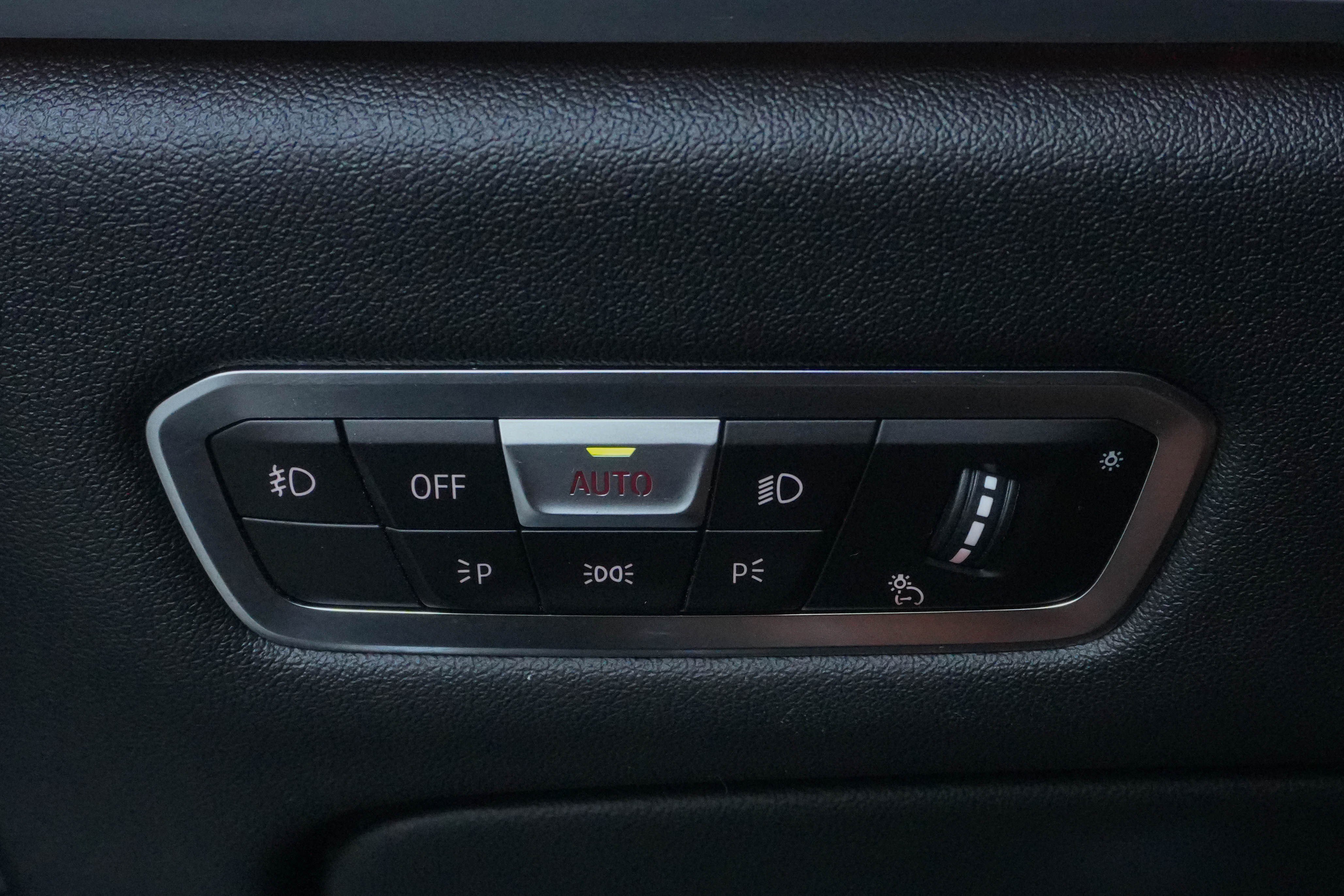 Used 2020 BMW X7 xDrive40i w/ Cold Weather Package image 16