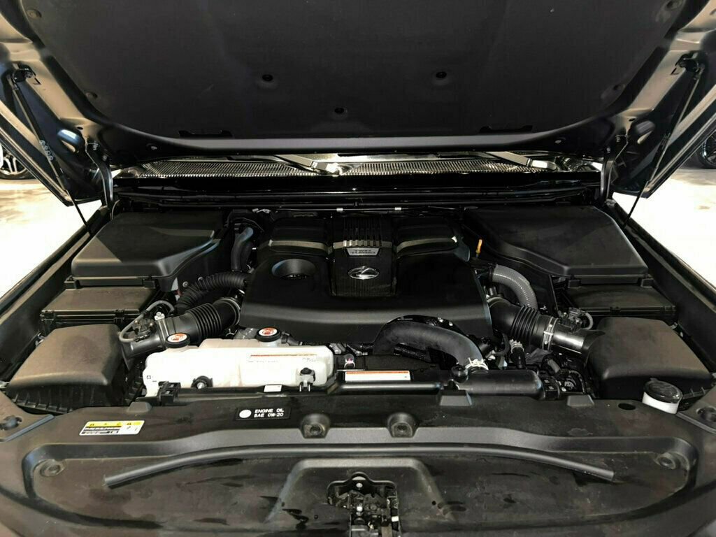 Used 2025 Lexus GX 550 PremiumPlus/TrafficAssist/Blac w/ Accessory Package (31) image 9