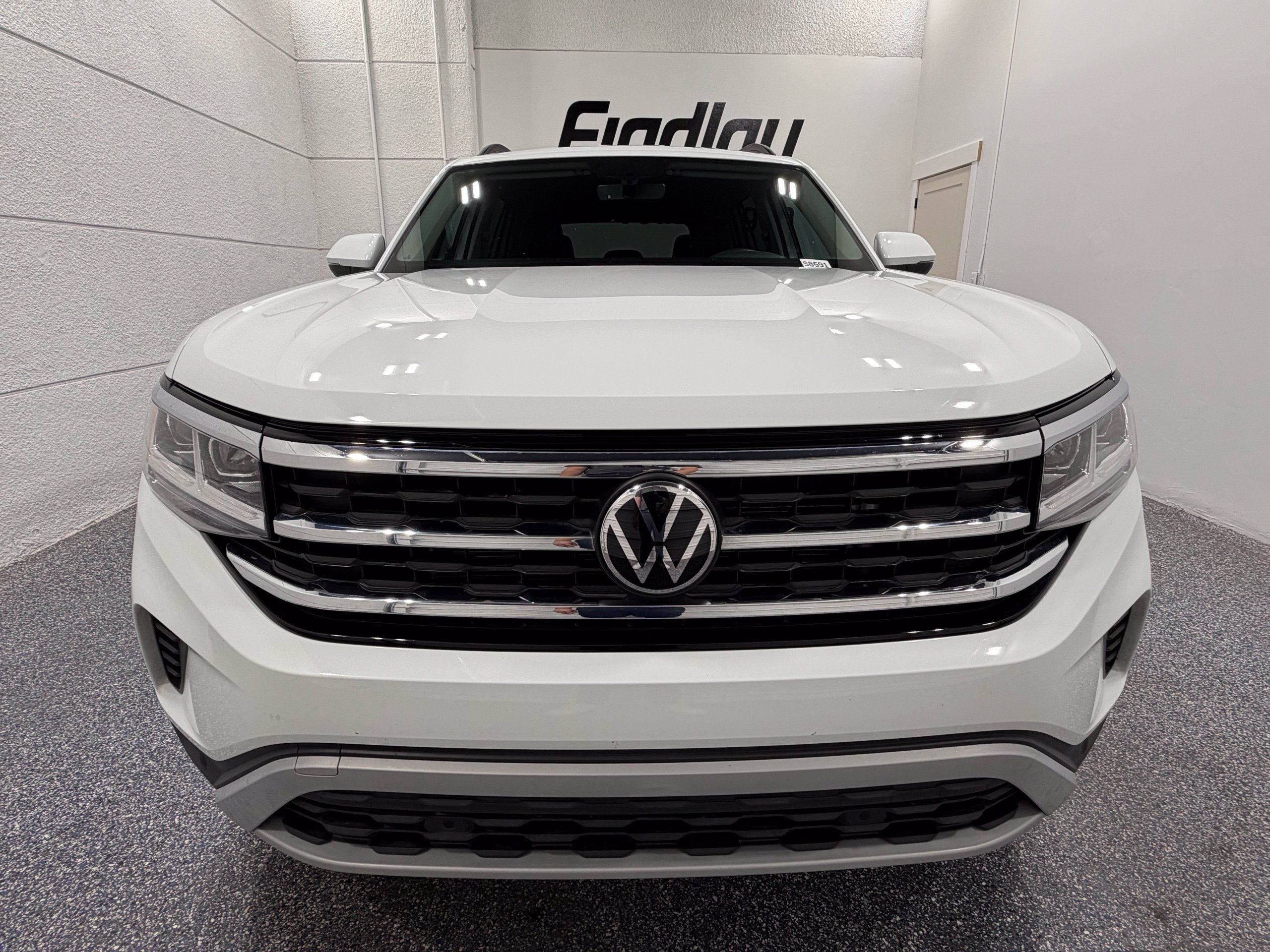 Certified 2023 Volkswagen Atlas SE w/ Black Wheel Package FWD image 11