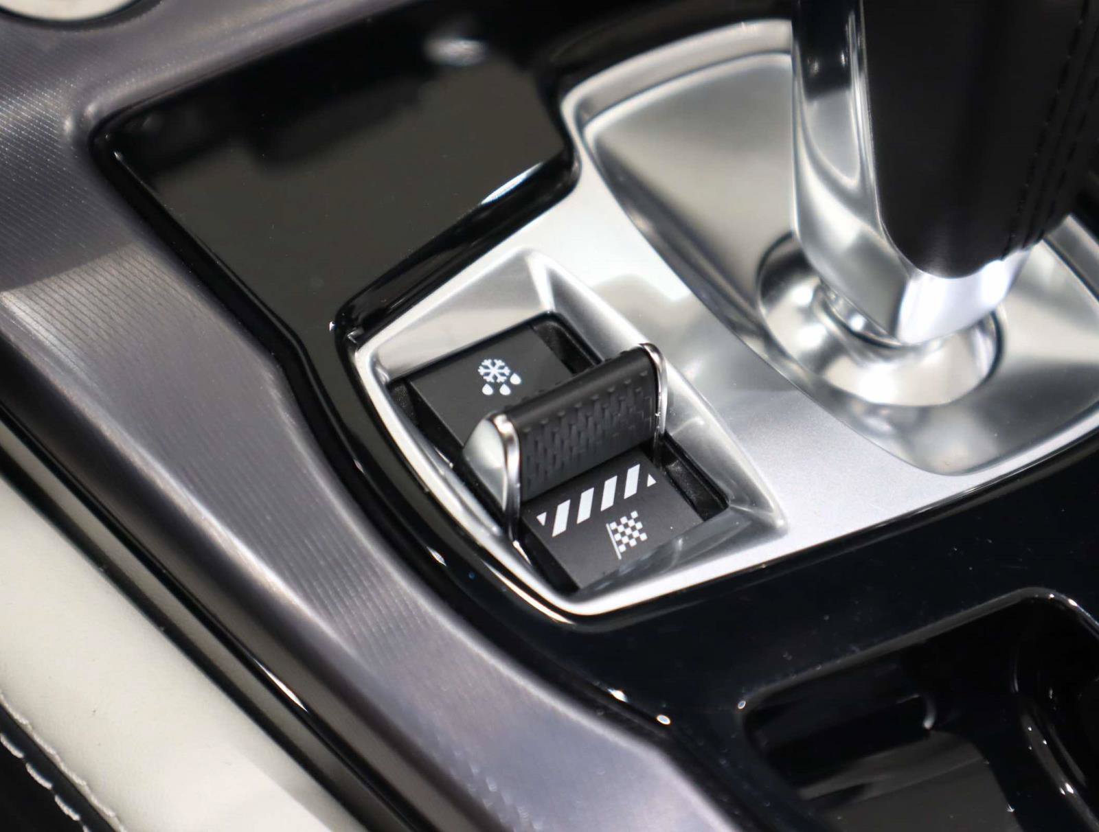 Used 2024 Jaguar F-TYPE Convertible AWD image 37
