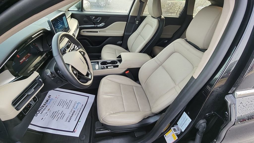 Used 2025 Lincoln Corsair FWD w/ Equipment Group 101A image 15