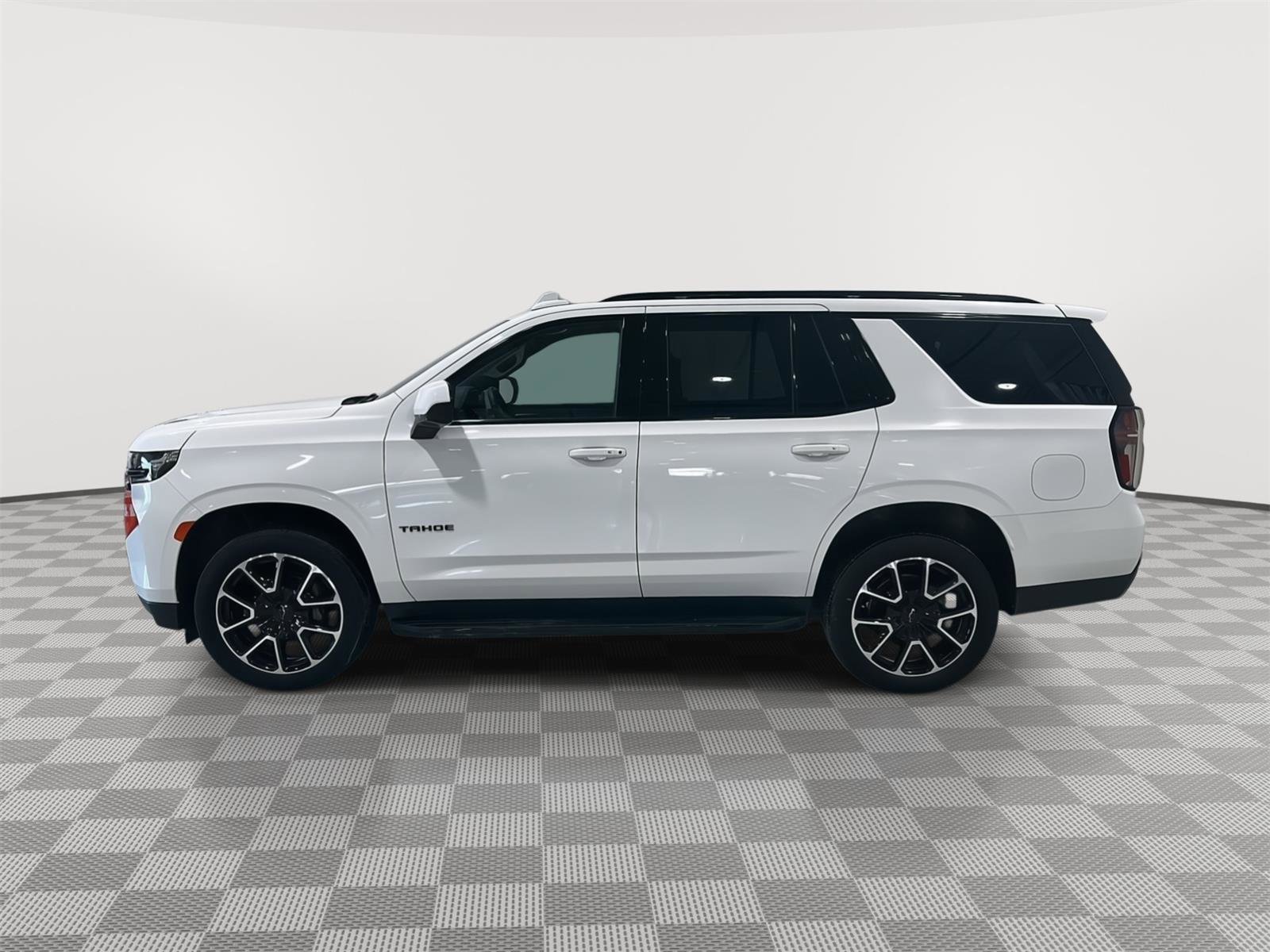 Used 2023 Chevrolet Tahoe RST image 2