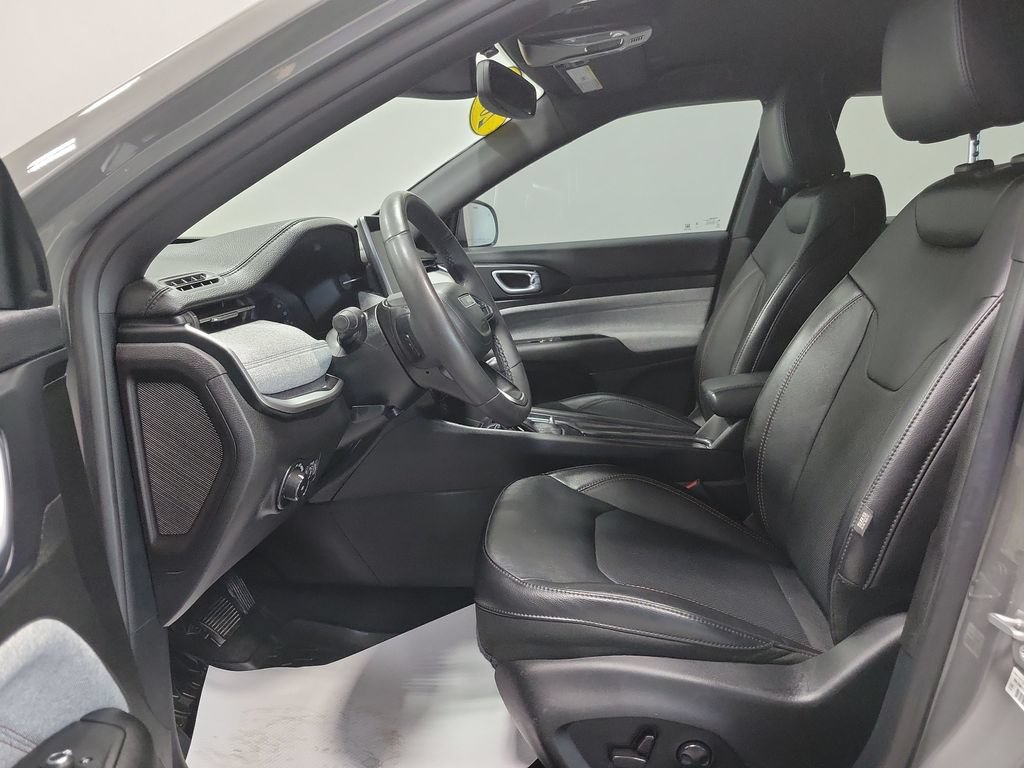Certified 2023 Jeep Compass Latitude AWD/4WD image 2