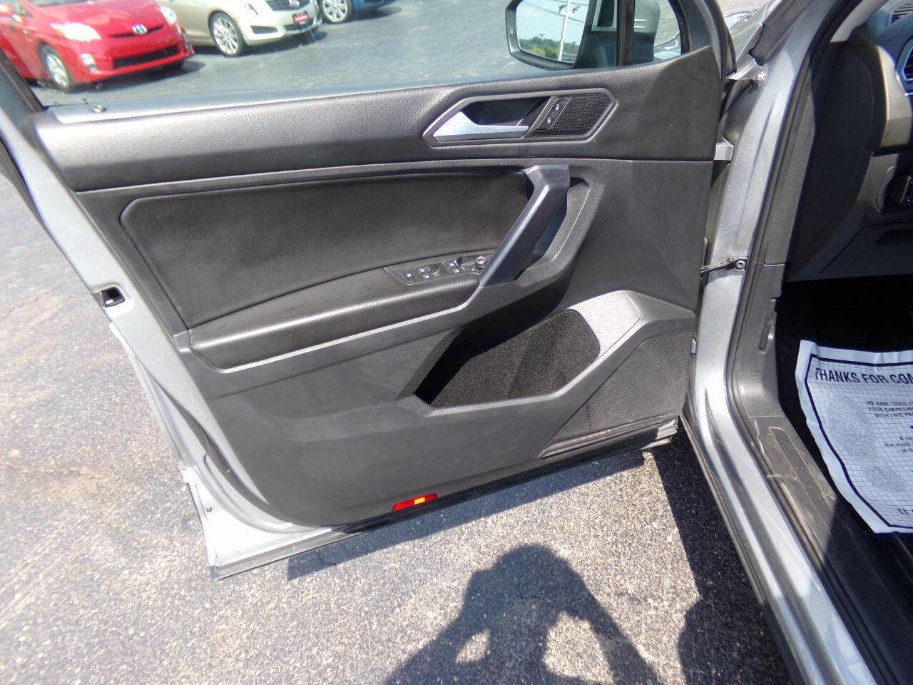 Used 2021 Volkswagen Tiguan SE image 13