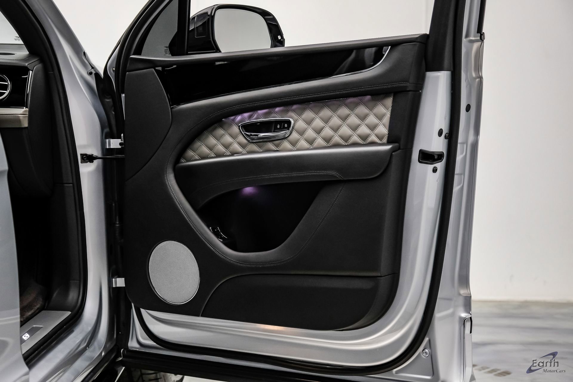 Used 2022 Bentley Bentayga AWD/4WD image 99