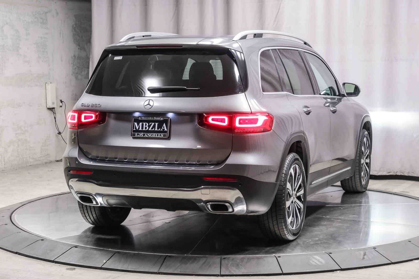 Used 2023 Mercedes-Benz GLB 250 image 4