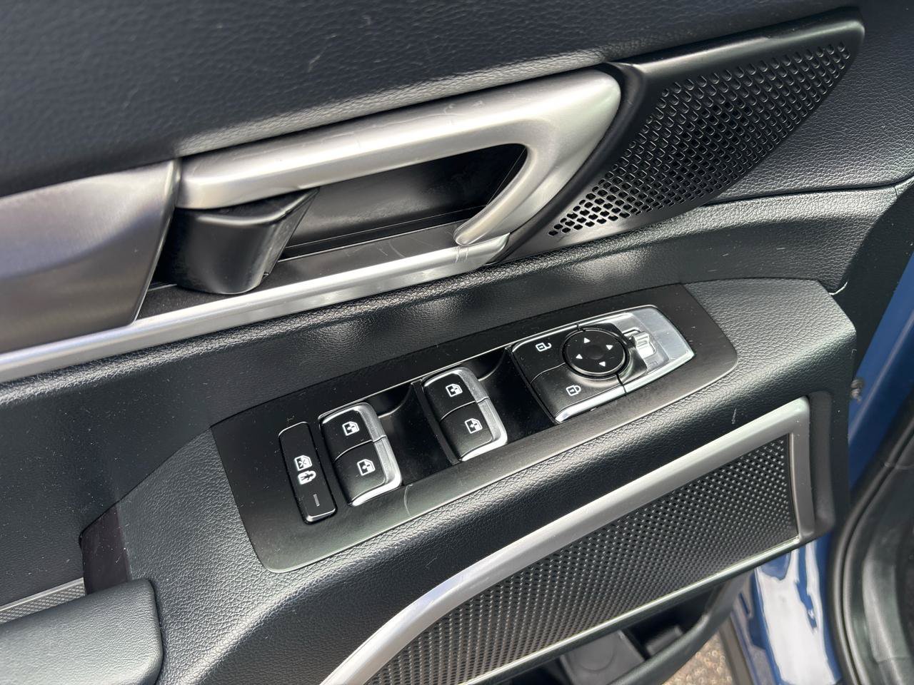 Used 2025 Kia Telluride S AWD/4WD image 10