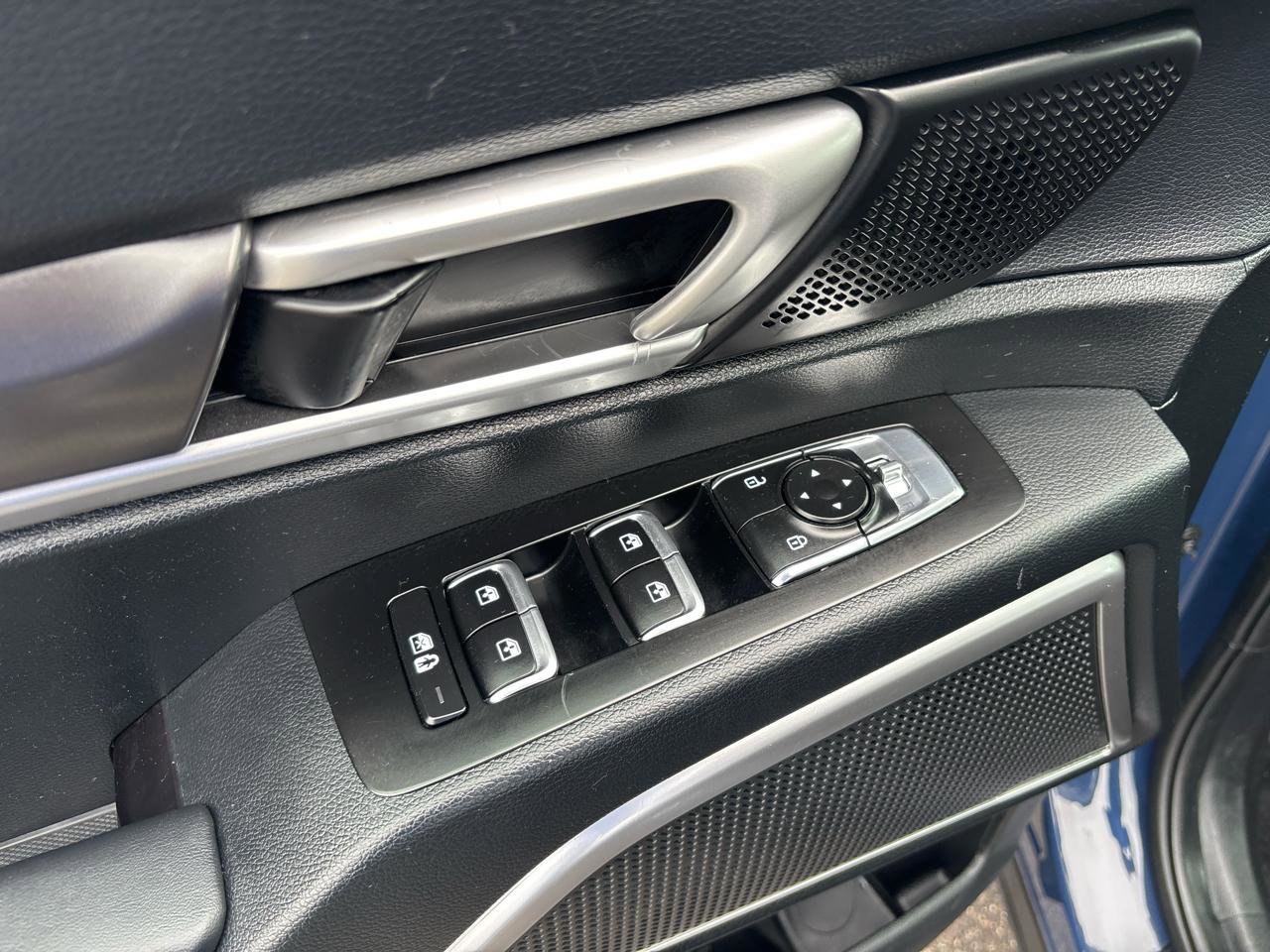 Used 2025 Kia Telluride S AWD/4WD image 10