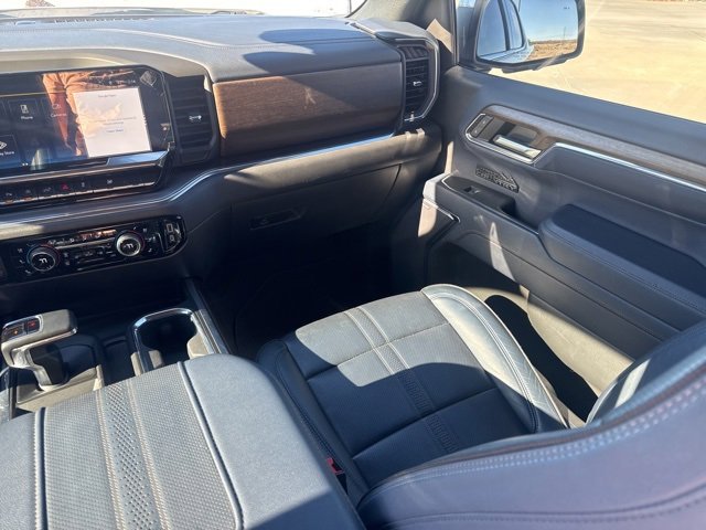 Used 2023 Chevrolet Silverado 1500 High Country w/ Technology Package image 17