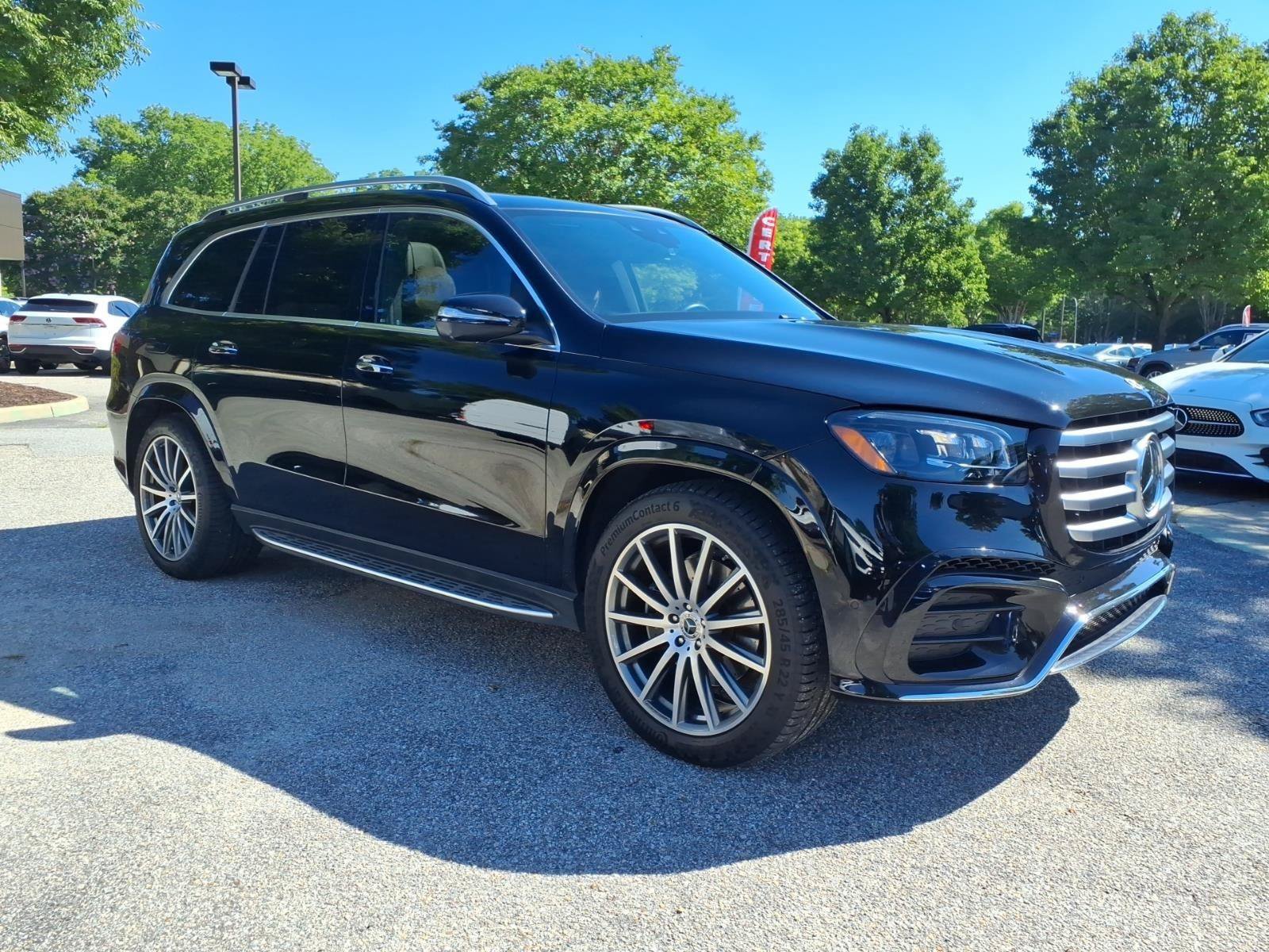 Used 2025 Mercedes-Benz GLS 580 4MATIC image 3