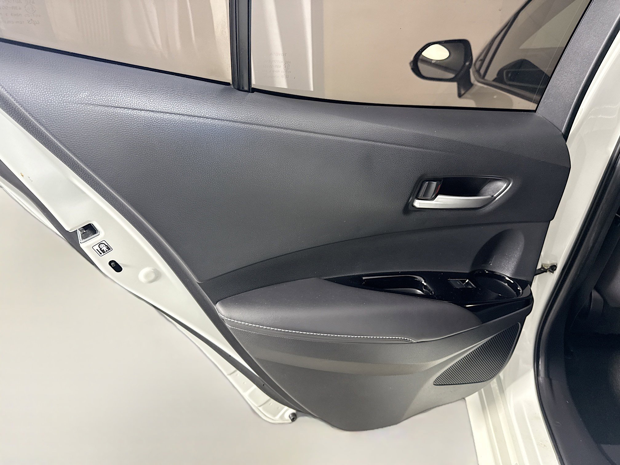 Used 2020 Toyota Corolla SE w/ Carpet Mat Package image 26