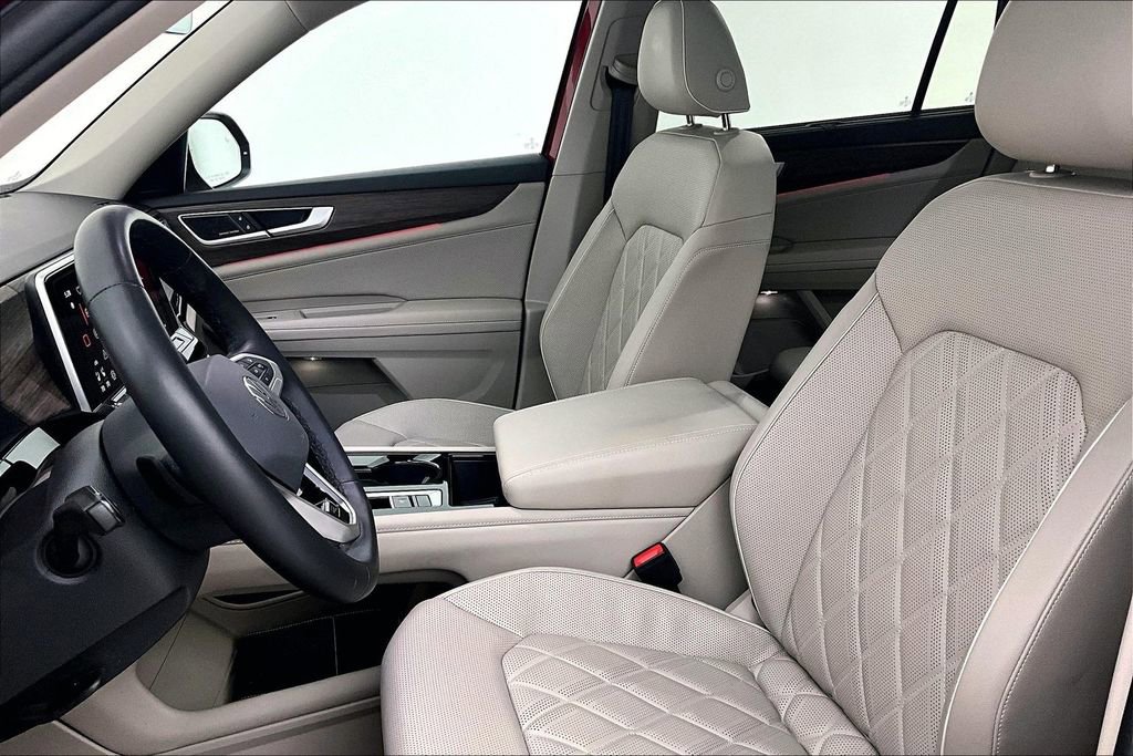 Used 2024 Volkswagen Atlas SEL Premium R-Line image 33