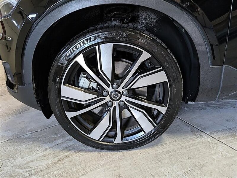 Used 2021 Volvo XC40 P8 Recharge w/ Advanced Package AWD/4WD image 15