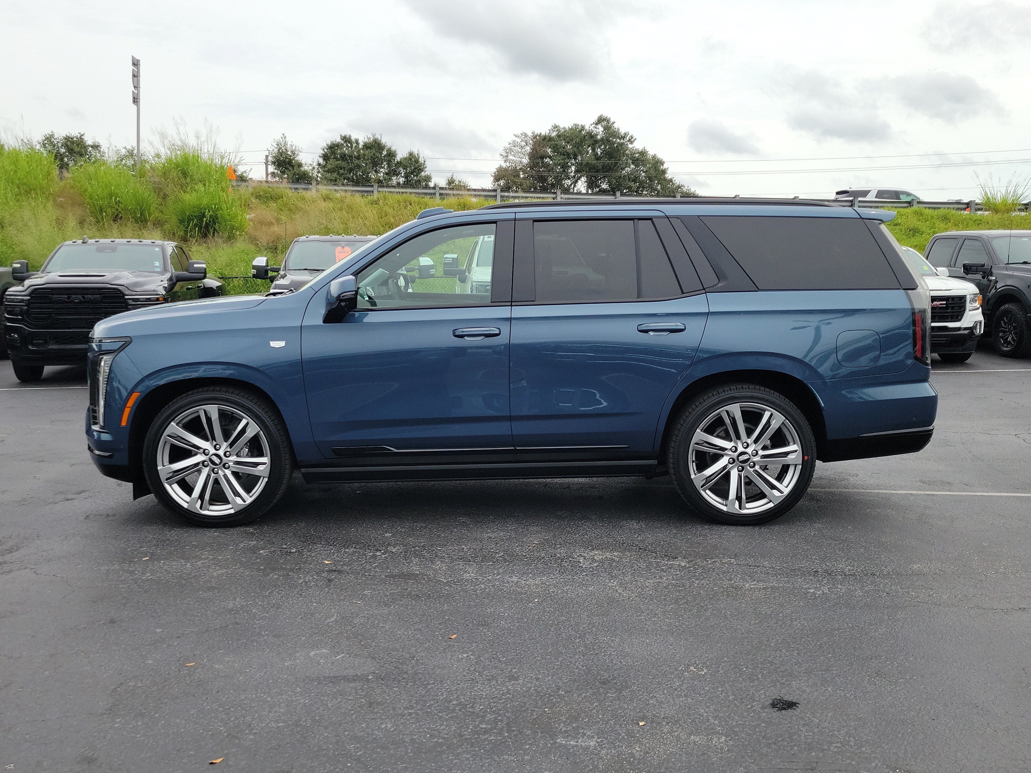 Used 2025 Cadillac Escalade Sport Platinum AWD/4WD image 6