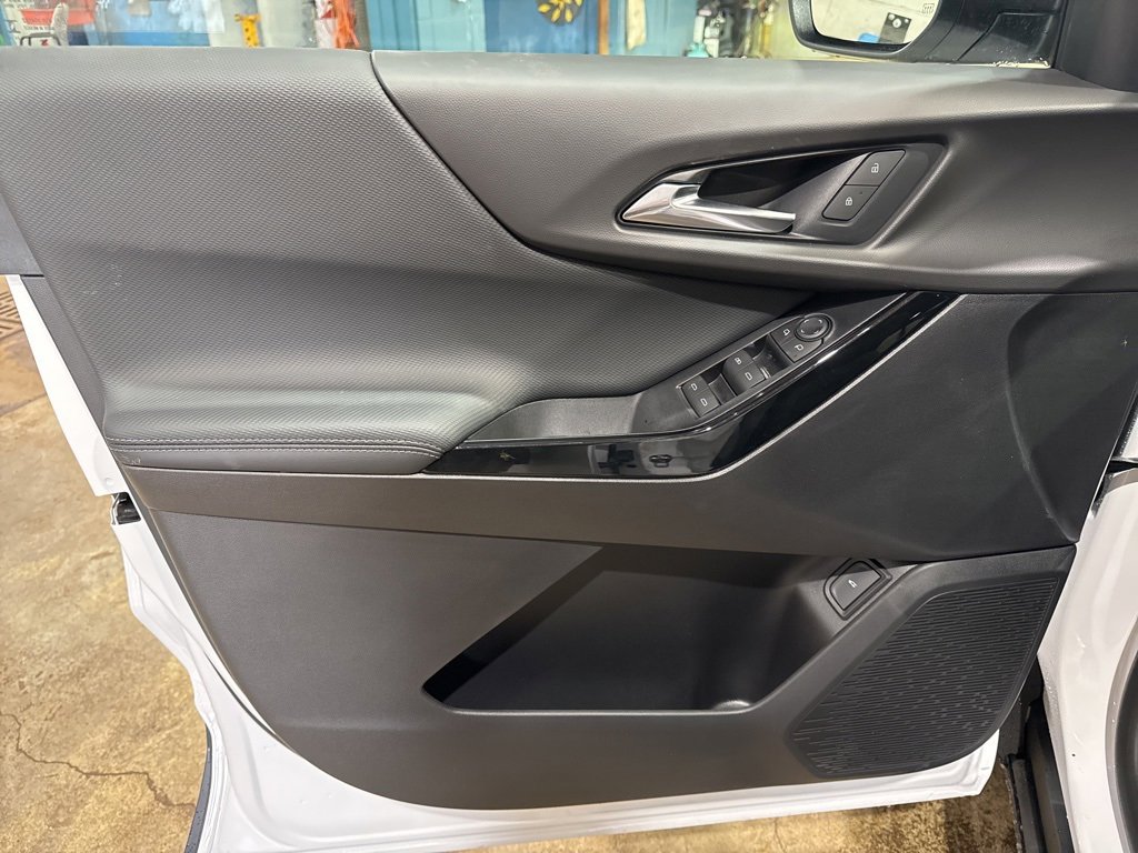 New 2026 Chevrolet Equinox LT w/ Convenience Package II image 19