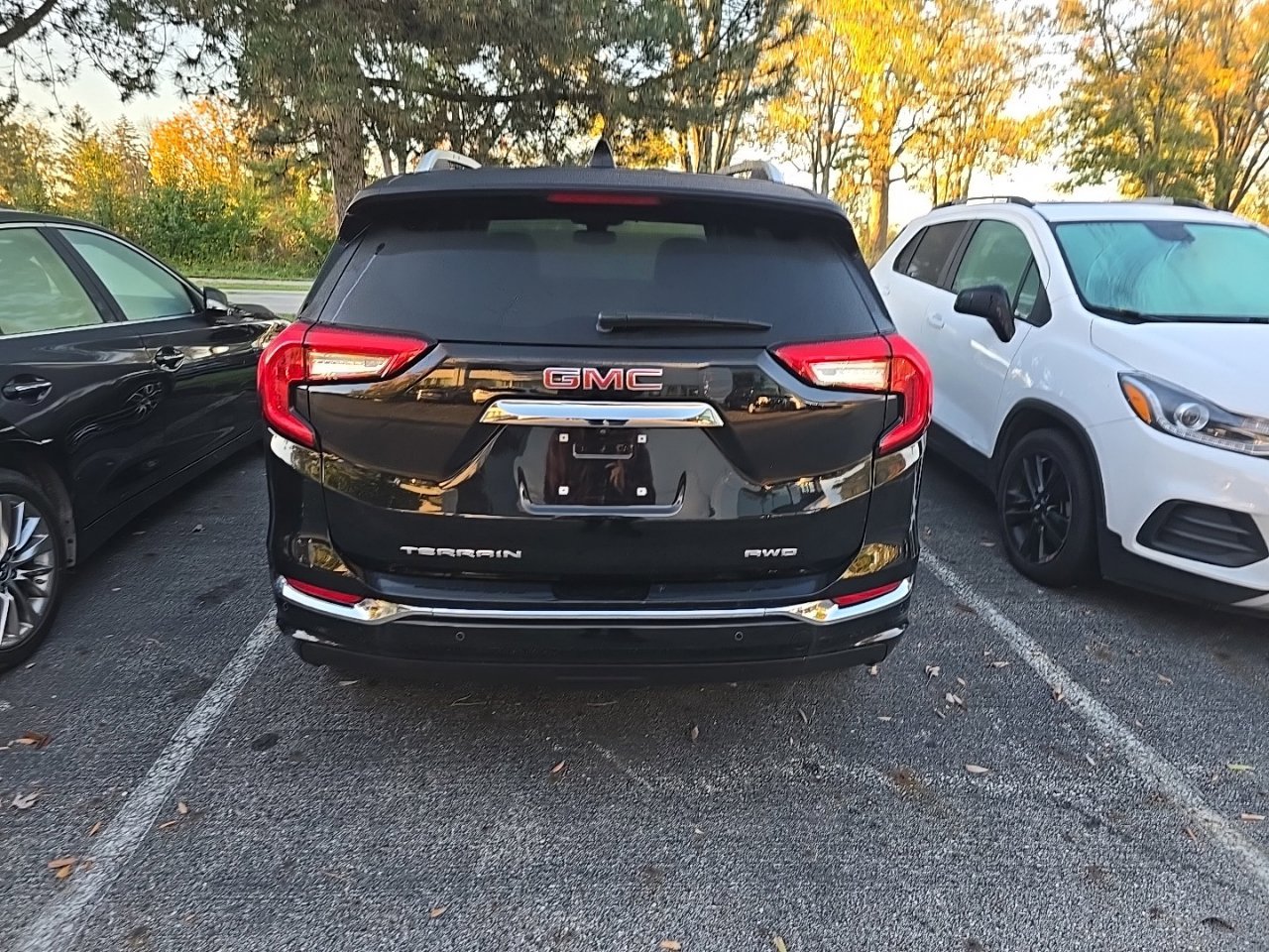 Used 2023 GMC Terrain Denali w/ Denali Premium Package AWD/4WD image 3
