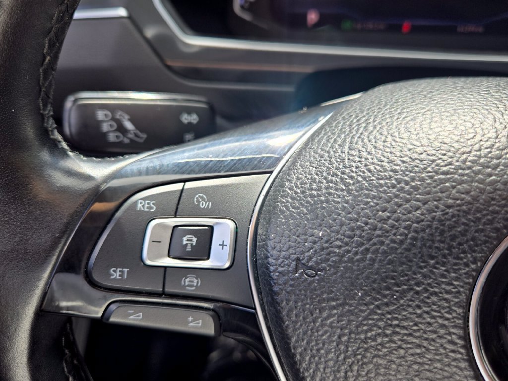 Used 2019 Volkswagen Tiguan SEL FWD image 26