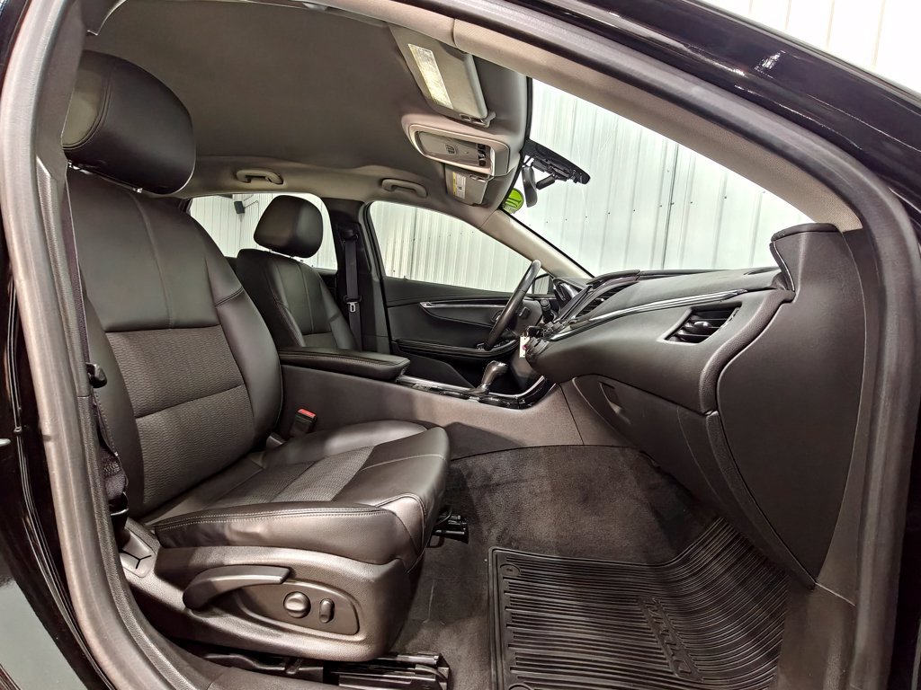 Used 2016 Chevrolet Impala LT w/ Convenience Package FWD image 19