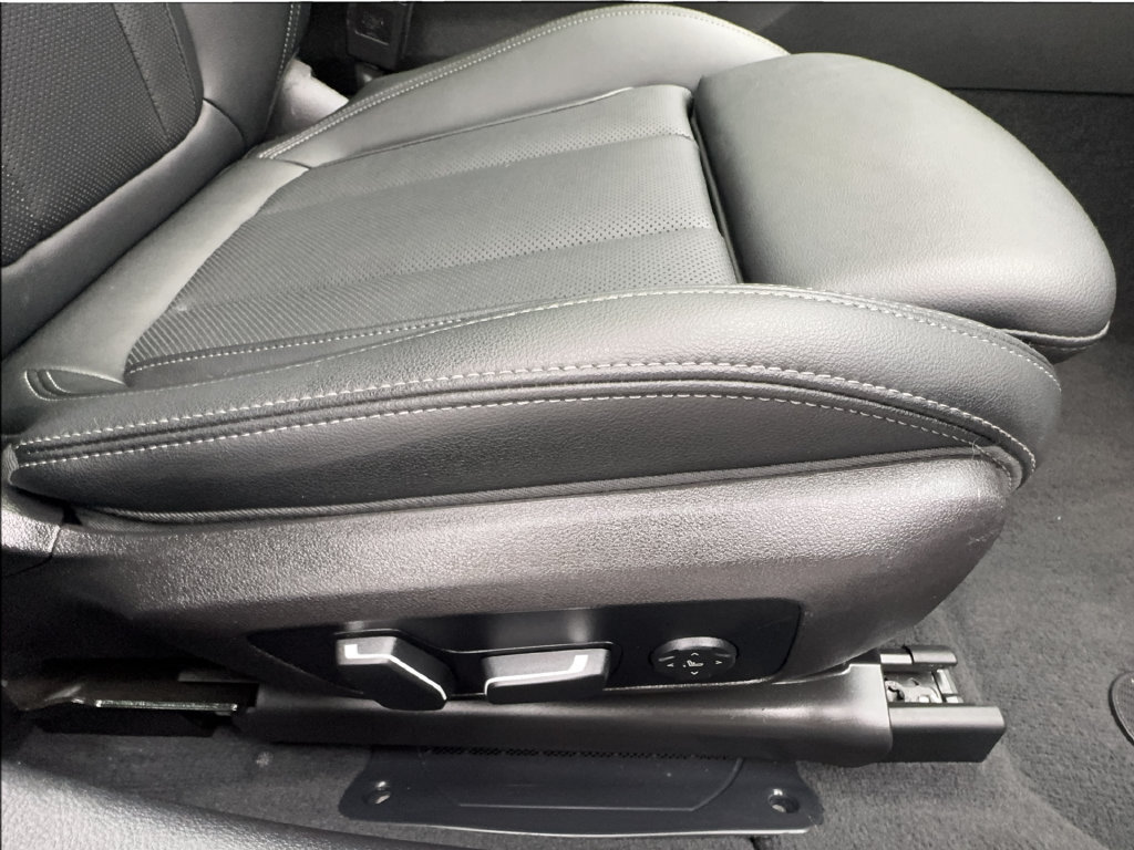 Used 2025 BMW 330i Sedan RWD image 33