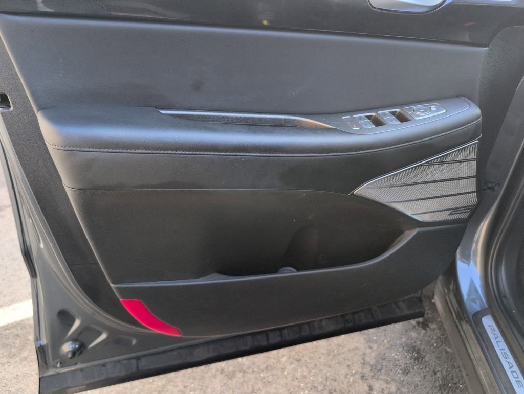 Used 2021 Hyundai Palisade Limited image 11