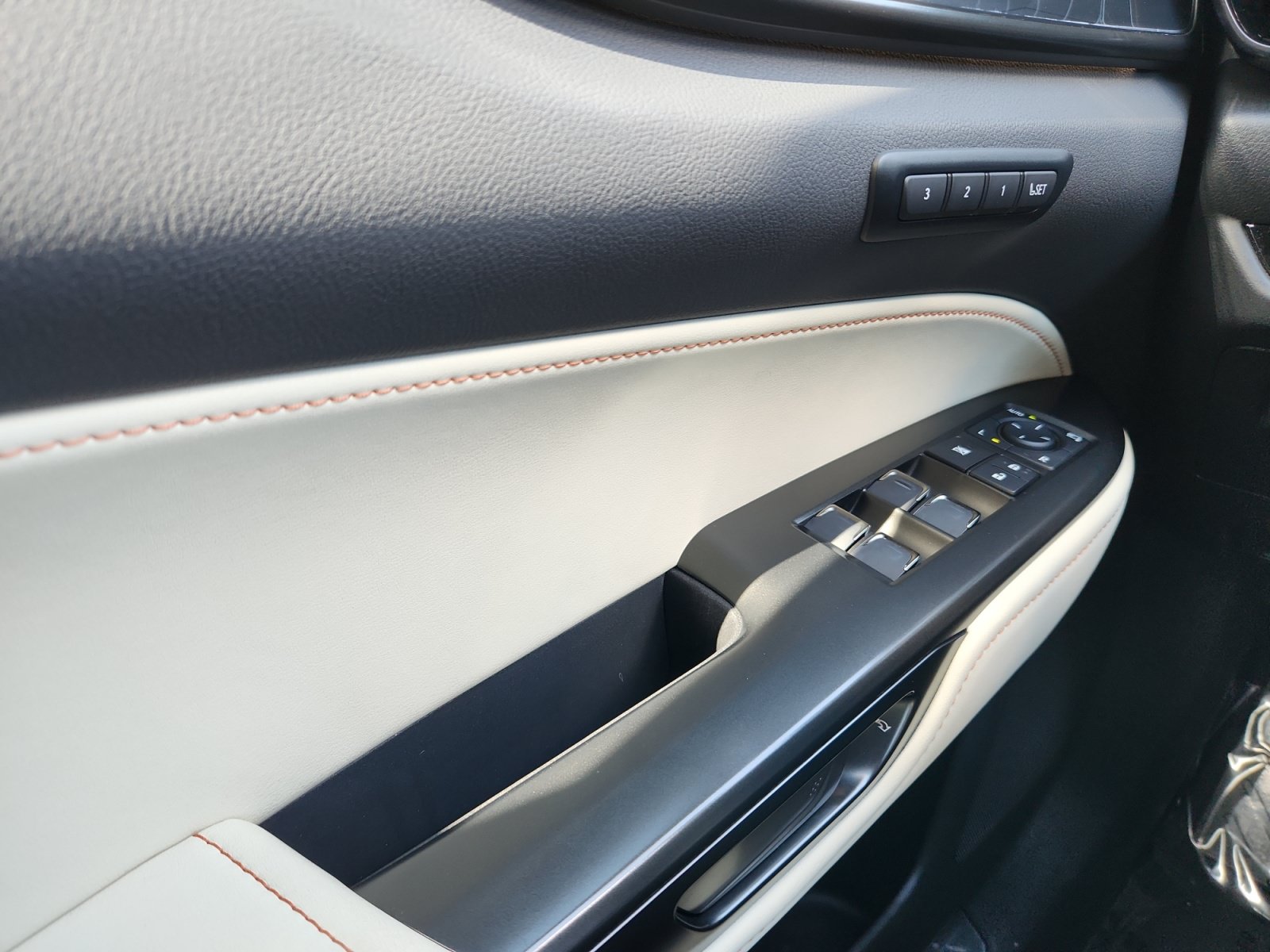 Used 2024 Lexus NX 350h AWD image 13