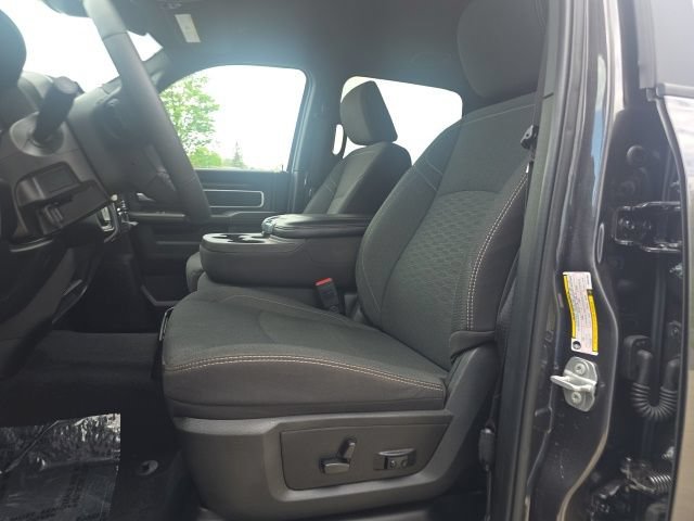 Certified 2025 RAM 2500 Big Horn AWD/4WD image 9