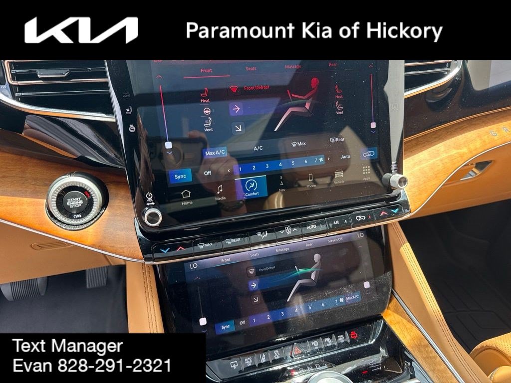 Used 2022 Jeep Grand Wagoneer Series III AWD/4WD image 29