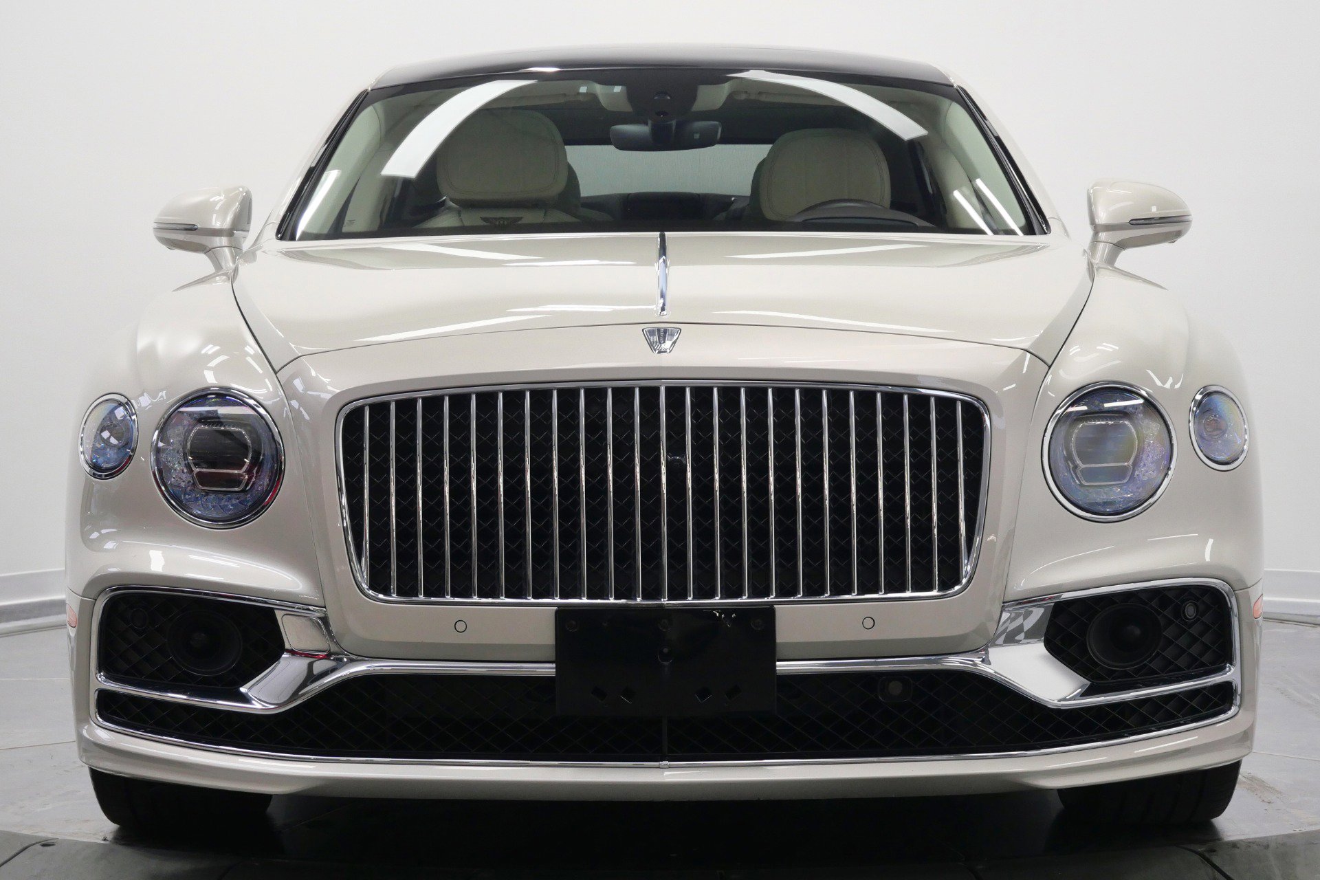 Used 2022 Bentley Flying Spur Plug-In Hybrid image 4