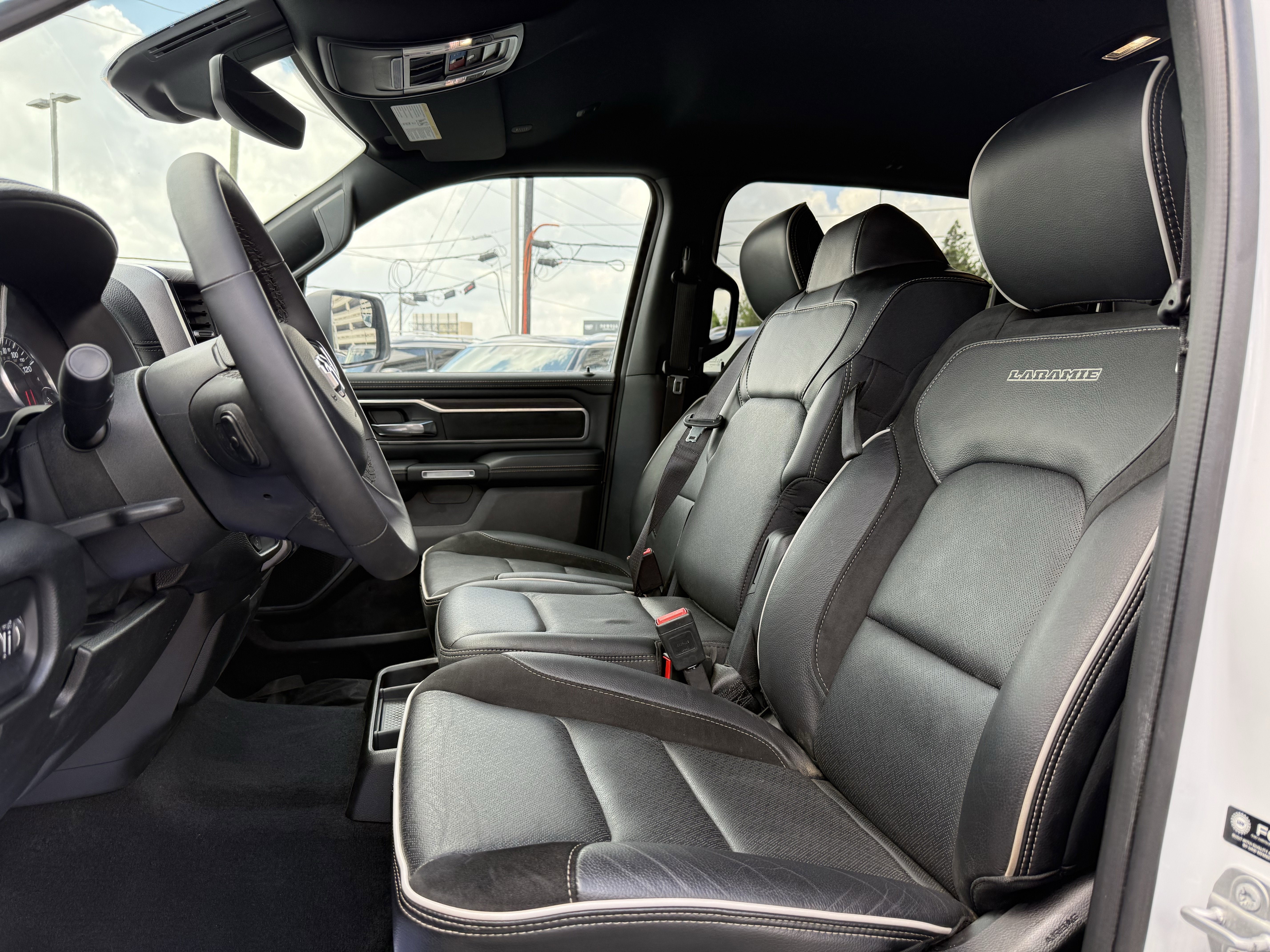 Used 2025 RAM 1500 Laramie image 12