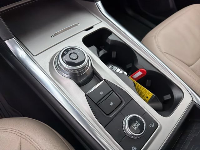 Used 2022 Ford Explorer Limited w/ Equipment Group 301A AWD/4WD image 21