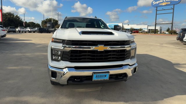 Used 2024 Chevrolet Silverado 2500 LT w/ Z71 Off-Road Package AWD/4WD image 3