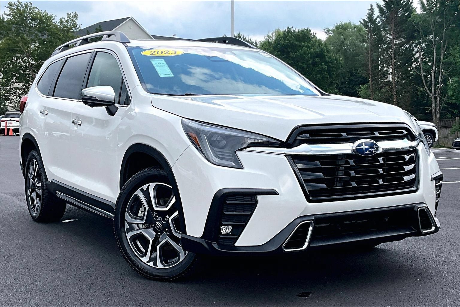 Used 2023 Subaru Ascent Touring AWD/4WD image 2